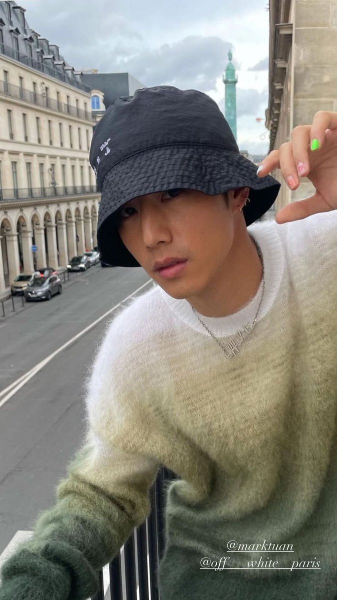 withyoumarktuan's tweet photo. 211004 CEO of Off-White, Virgil Abloh (@virgilabloh), shares photo of Mark Tuan on his IG stories 

"@marktuan
@.off___white__paris"

https://t.co/JA7frQv0YH
https://t.co/O5biQrZNev

Mark Tuan Fashion Week
#MarkTuan_ParisFashionWeek
#MarkTuan #段宜恩 https://t.co/wYJMYW9rg8