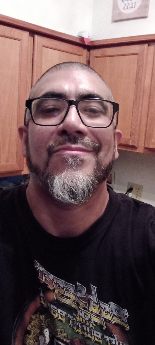 EMDO01944396's tweet photo. Daaaaammm.
Time Flys.. OLD MAN..
#LOOKING #OLD #blessUP #CatsOfTwitter https://t.co/MxjKgEFfxO