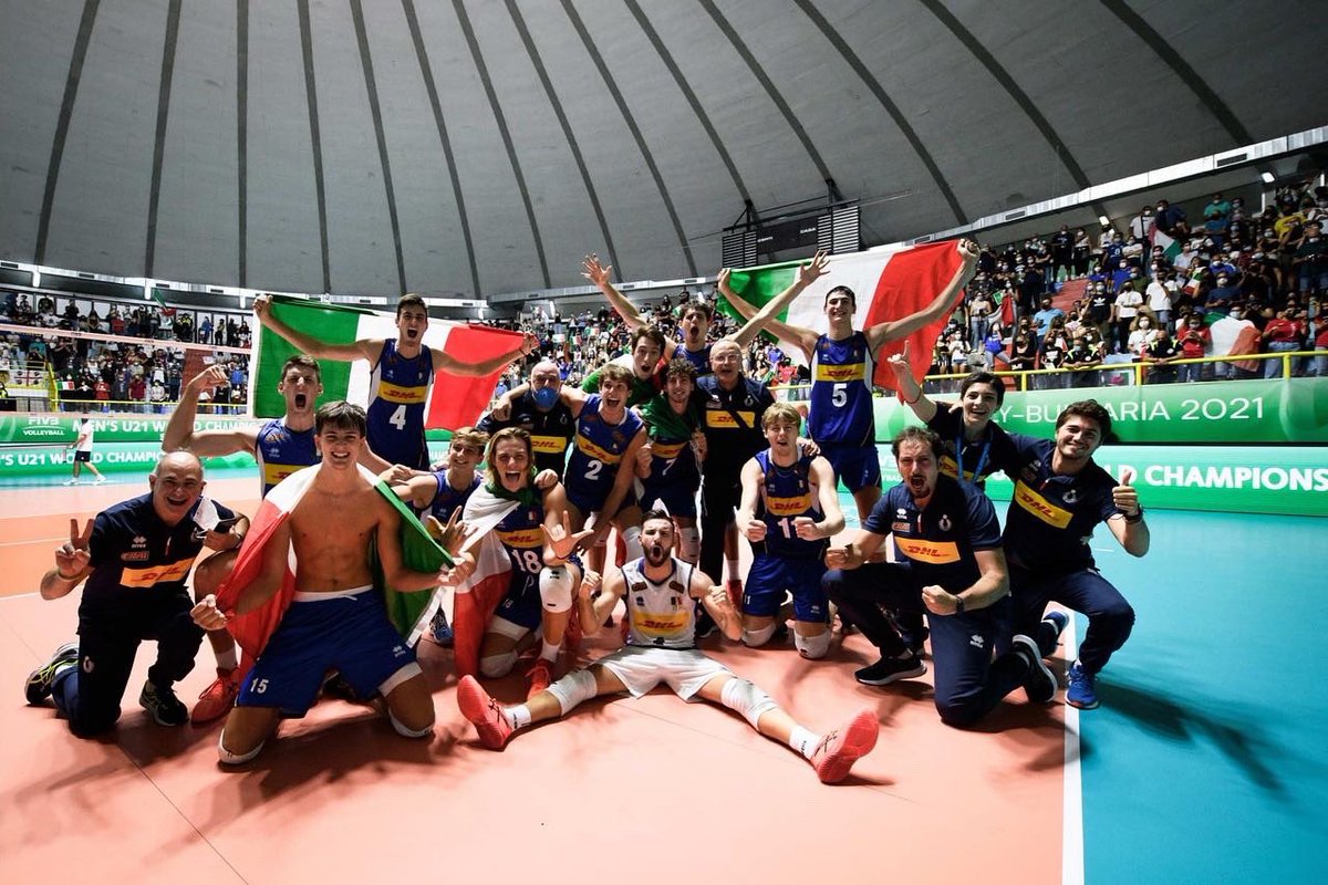 mecoz_'s tweet photo. La #Pallavolo non si ferma! Altro trionfo🇮🇹 #U21 Campione Del Mondo 🌏 #FIVBMensU21 #ItaliaTeam https://t.co/XFX3VzwzOl