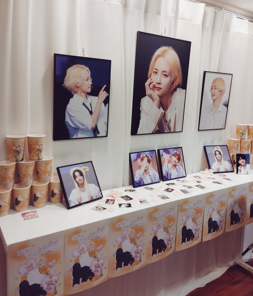 only_zzong's tweet photo. 카페 비비드♥ 사람 엄청 많았지만 예쁜 정한이 보면서 기분 좋게 기다림!
마카롱 품절이라서 일반으로 받고 기대한 럭드도 끝났지만 그래도 정한이 덕분에 기쁜 하루!!!!
#정한이란_기적의_영원한_연속 https://t.co/iJpgLQ4Ypu