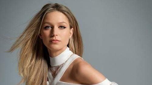 Happy Birthday to Melissa Benoist (October 4, 1988). 