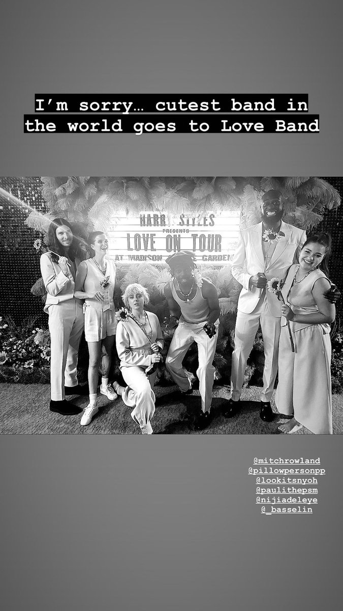 HLDTour's tweet photo. 📸| Harry’s band backstage for #LoveOnTourNYC #Night1!

via copacetic.collective https://t.co/EAAVXyXbdG
