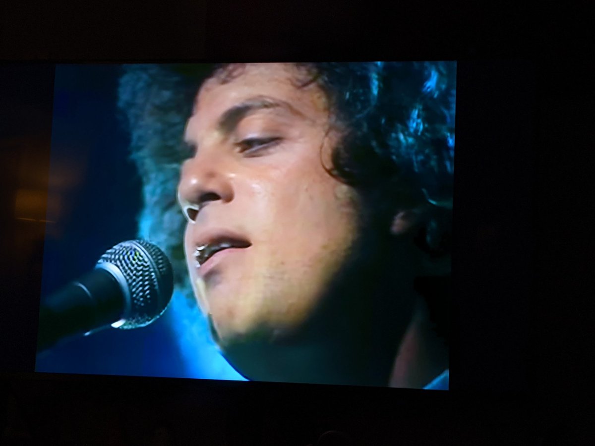 Thanks <a href="/SonyBraviaHDTV/">Sony Bravia</a>  and <a href="/billyjoel/">Billy Joel</a> for making this video look amazing and experience amazing. It brought me into the captivating performance! It felt like I was there.