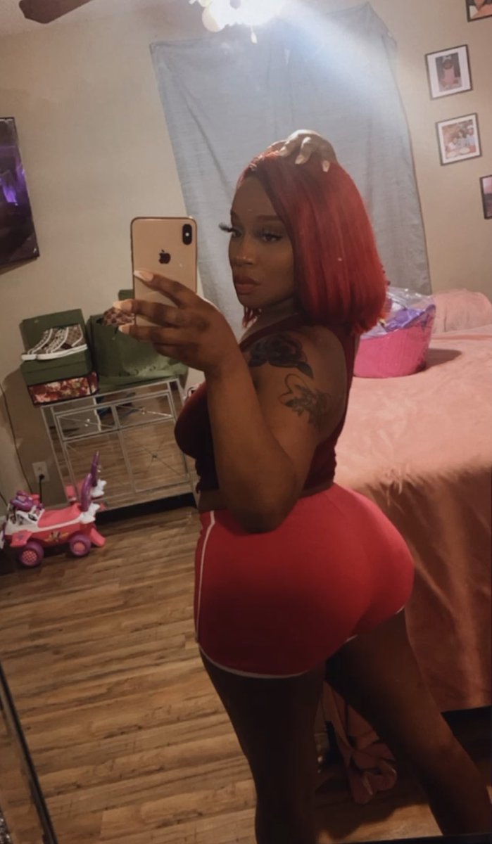KissssFace's tweet photo. Red hair for the win ❤️ https://t.co/qMXcYiSobf