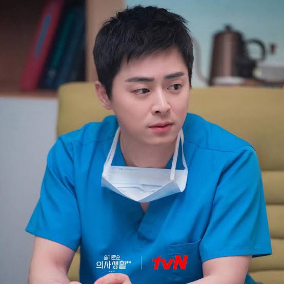 gedplata's tweet photo. #HospitalPlaylist is ❤️❤️

#JoJungSuk too 😊 https://t.co/6zxu0ROuyT