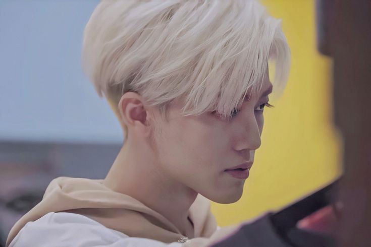 J4EMINEDIT's tweet photo. na jaemin's side profile ; the most charming thread! https://t.co/oVhXZ7lury