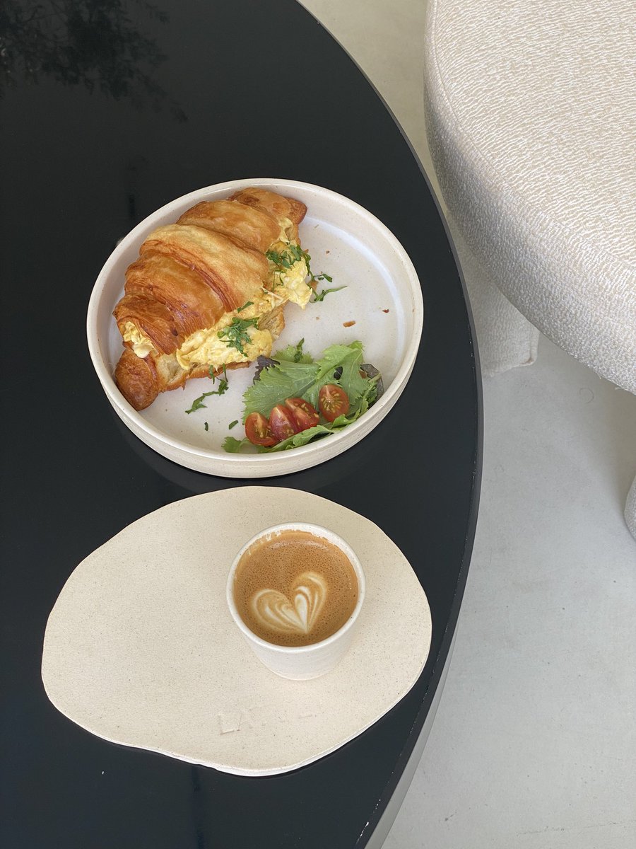 _s161's tweet photo. صباح الاجواء الجميله من LATTE CAFE 🤍 https://t.co/OsStHLv9Jy