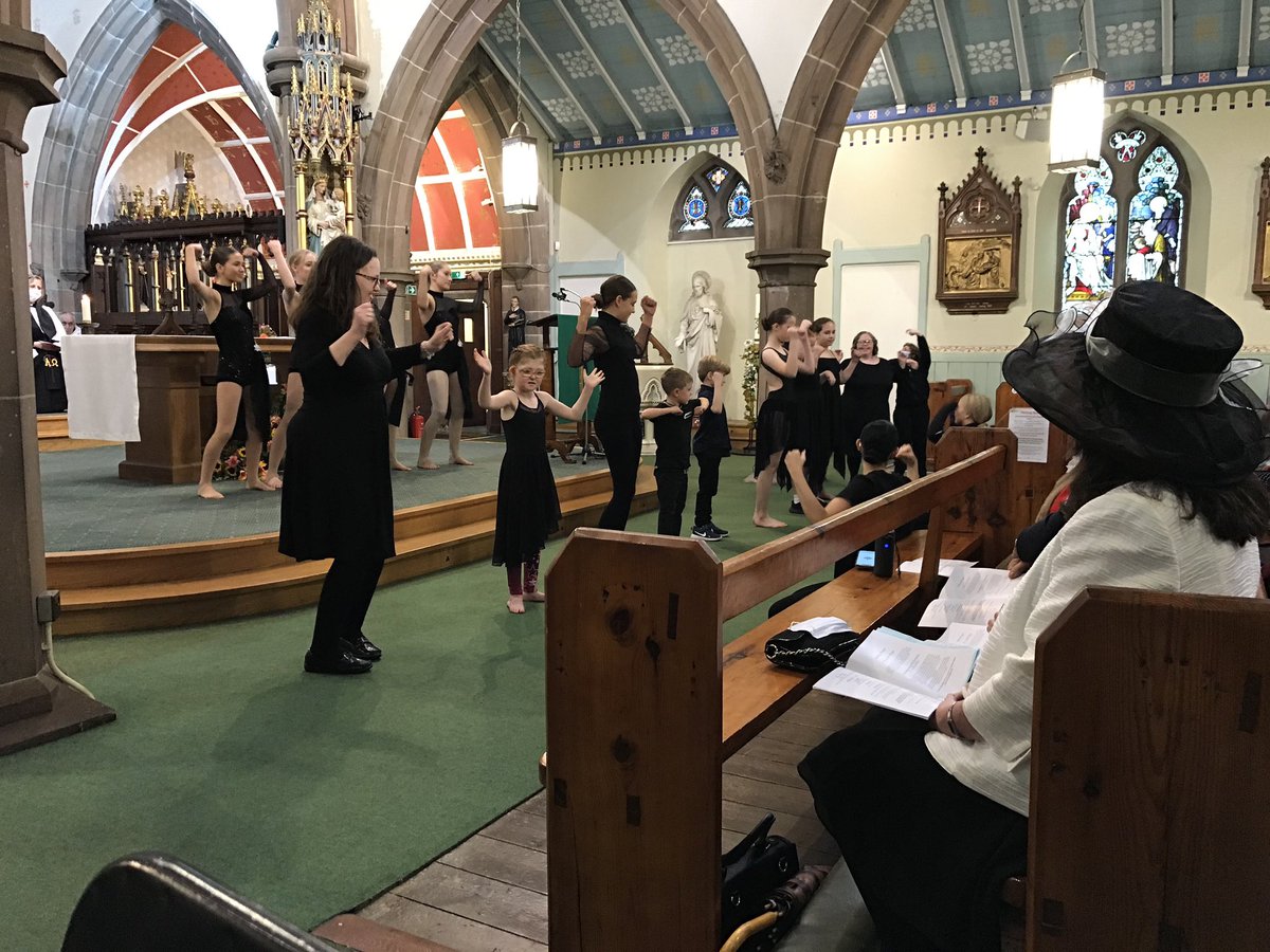 CouncillorGord1's tweet photo. Many thanks to all who supported @Westlancsbc Mayor’s Annual Civic Service yesterday at St. Anne's Church - Ormskirk and a very special thanks to @DivineDaysDance Troupe for their fantastic performance 👏👏👏 https://t.co/im9G1hvsxr