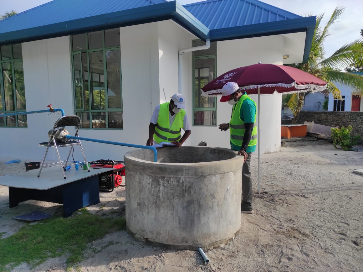 MoEnvmv's tweet photo. Groundwater mapping assessments ongoing in Th. Omadhoo under the GCF funded water project. 
#WATSAN #Water #Fenfahi #GCF #GroundWater #Aquifer 
@theGCF @UNDPMaldives @lgaMaldives https://t.co/PdklhNW6RA