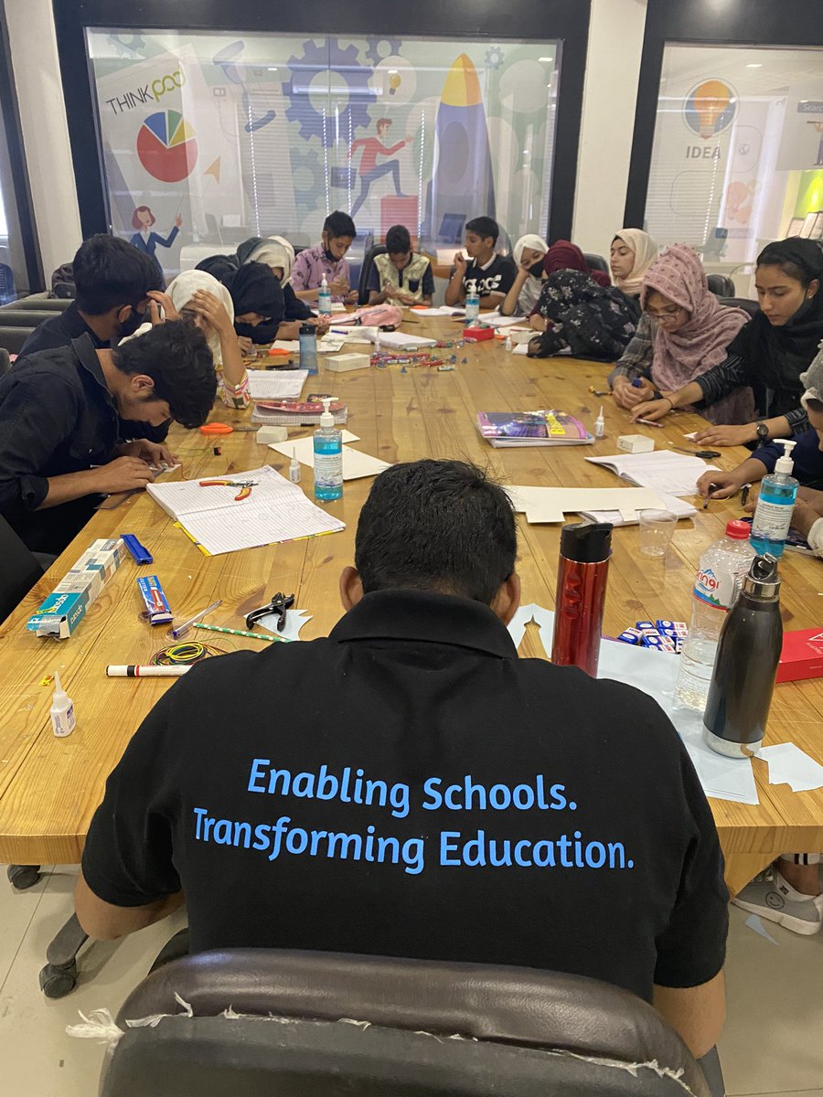 thinkpodcowork's tweet photo. Bring your ideas to life. Surround yourself with like minded people who make things happen! #thinkbig #thinkpod #practicallearning #handsonskill #newlearning https://t.co/ymCKxNwvRH