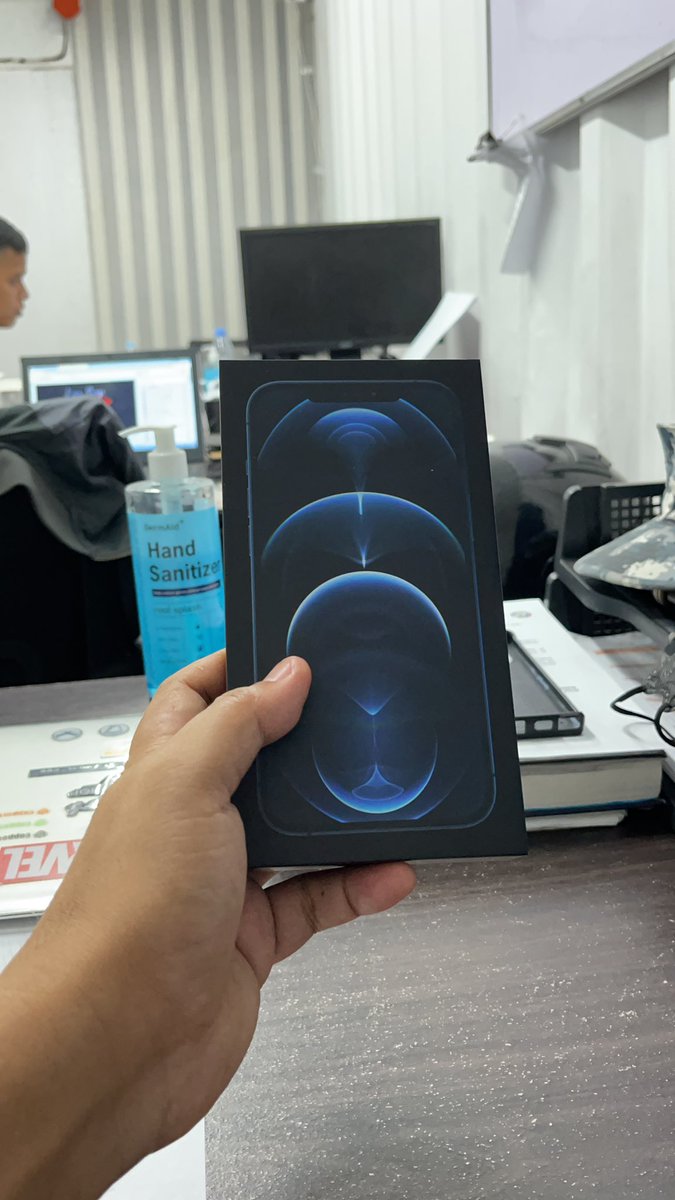 docgnikgnok's tweet photo. Perstym! I will miss you Note... 😜 https://t.co/5OPuEau0rl