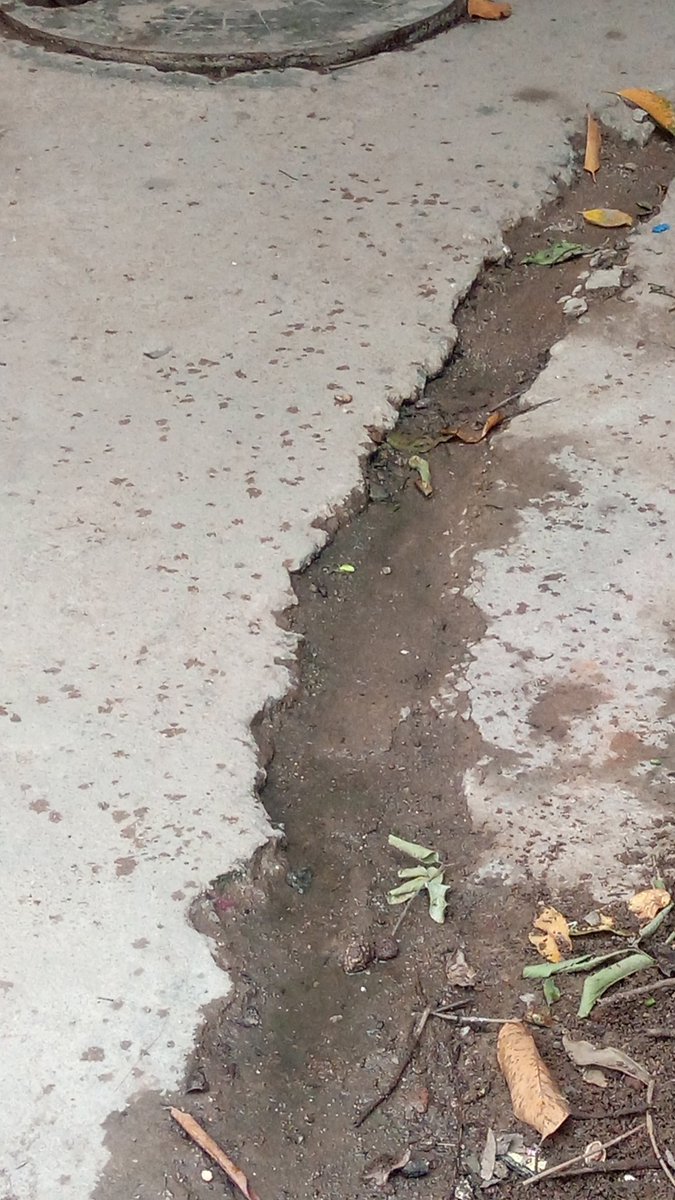 mrqfan's tweet photo. Sir, @HMWSSBOnline Sewerage leaking from pipe line in Kali Phathak, Shibli Gunj, Hussaini Alam https://t.co/f14NamhS1H. 20-3-140/20 Please solve ASAP. https://t.co/PF9fmgA6SB
