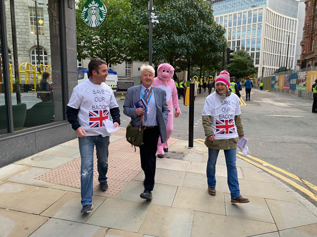 QEpigs's tweet image. #dad @BorisJohnson after the appalling #marrshow interview &amp;amp; opinion #haveaword @SaveGBBacon processing rollover crisis not the farmers fault . Visa waiver for HGV and poultry needed for pigs now @Keir_Starmer @Minette_Batters @NatPigAssoc @ReutersUK @PA @SkyNews @BBCPolitics