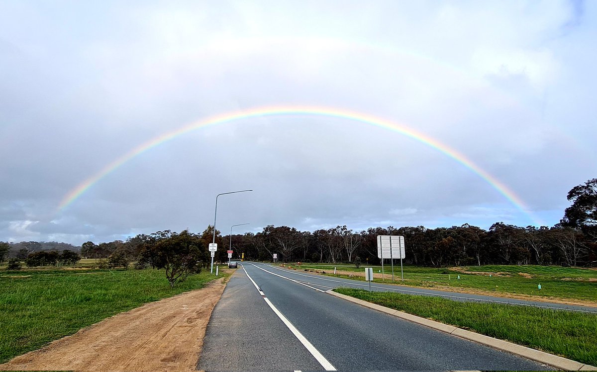 katssinghx's tweet photo. When the rainbow is just at your backyard. What a weekend of rainbows ๐ #canberra #weatherau https://t.co/n6UWkuwg1R