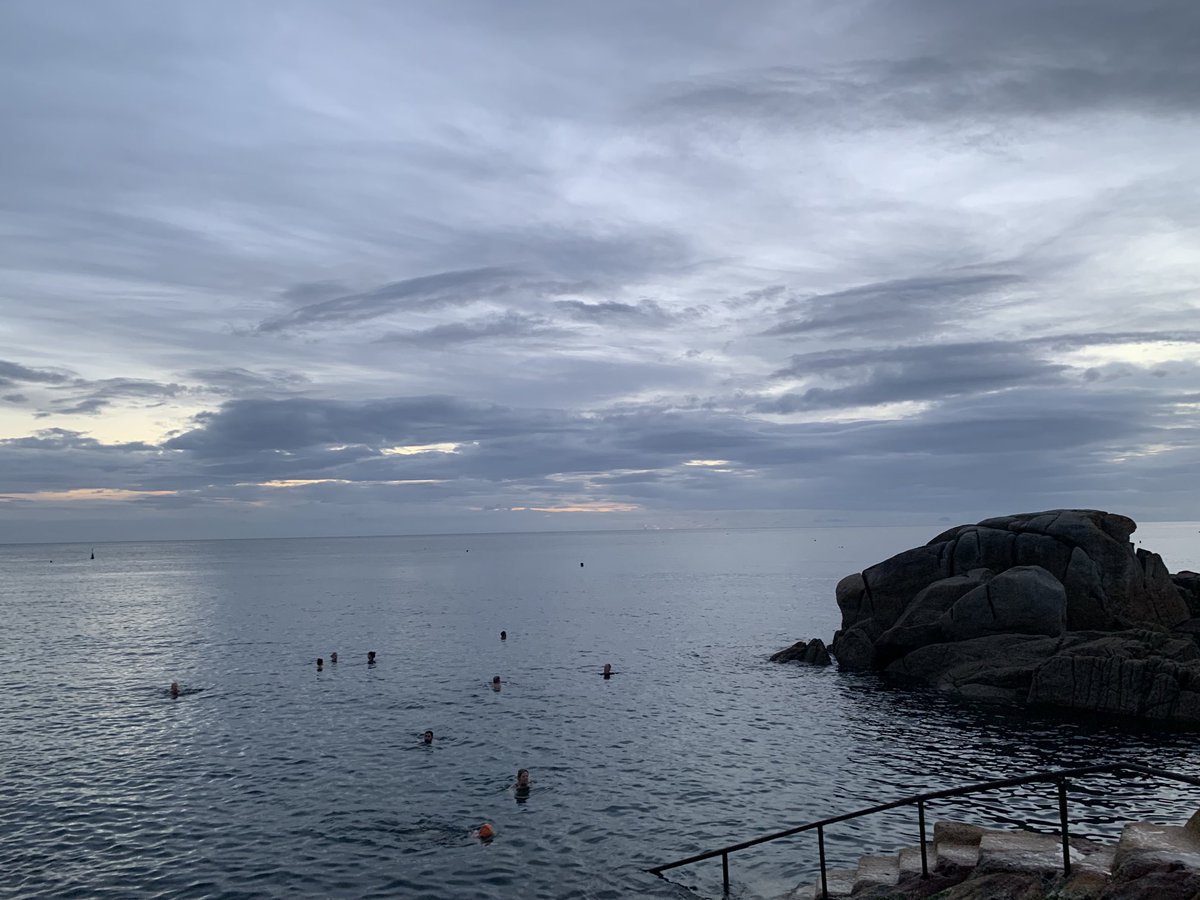 4th October 2021 
#Fortyfoot💙

Lovely to meet ⁦@DunleavyBernard⁩ &  #LawLibraryPolarBears🏊🏻‍♂️🏊🏻‍♀️😊
Best of luck going back to court! 

#HappyMonday❤️