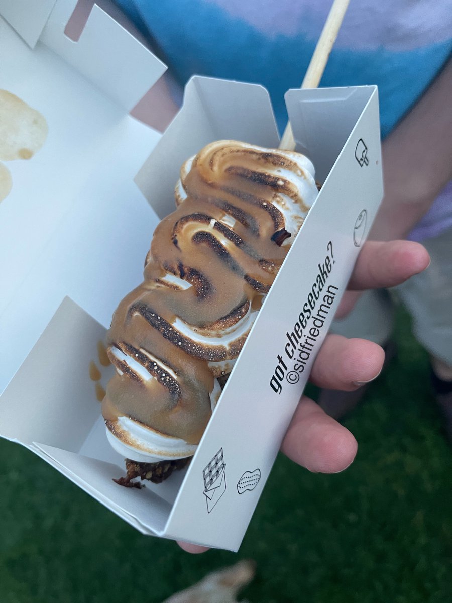 Monday's Street Food Locations: 
tinyurl.com/cx9wdjw9
#FoodTruckEats #Toronto  #Scarborough #BurlON #HamOnt #Niagara #WRAwesome #Simcoe #Durham #Ottawa #OntStreetFood 
<a href="/heirloomtoronto/">Heirloom Food Company</a> #CheesecakeOnA Stick <a href="/NightMarketTO/">The Night Market</a>
#TakeoutToHelpOut 
photo: <a href="/Sidman/">Sid Friedman</a>