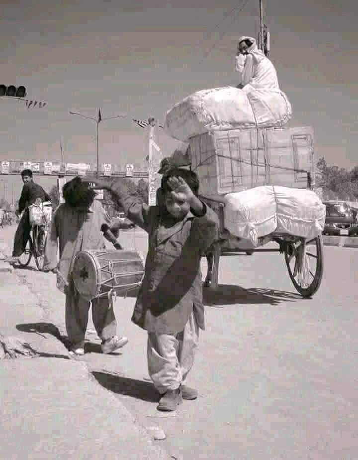 Fake_Smile23's tweet photo. میں نے کہا ، خراب ہوں گردشِ چشمِ مست سے

اُس نے کہا ، رقص کر سارا جہاں خراب ہے
@_ItsRajput https://t.co/IaIR7TUqKT