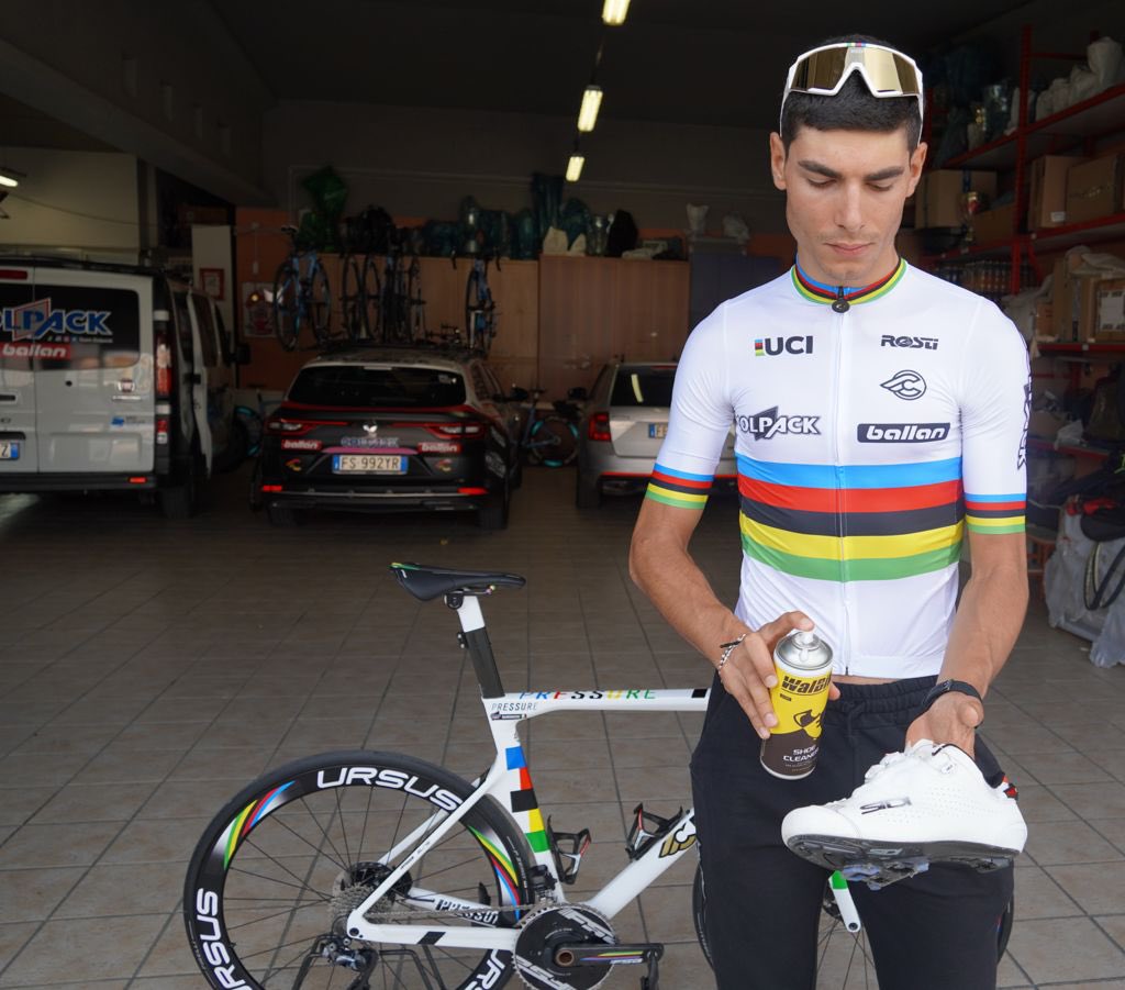 WalBike's tweet photo. WORLD CHAMPION CLEAN

#WalBike official supplier @t_colpackballan Filippo Baroncini https://t.co/Siw3x9x6Qv