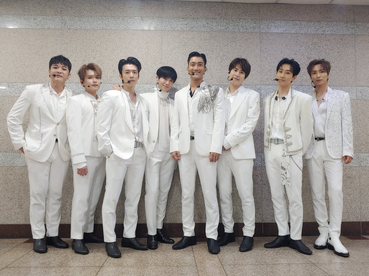 SJ_Billboard's tweet photo. Super Junior has surpassed 3.6M+ twitter mentions in 2021 so far from Jan 01,2021- Sep 30, 2021
(3.9M+) Last Year Jan 01,2020- Sep 30, 2020
#SUPERJUNIOR @SJofficial https://t.co/qXxlxfvkCf