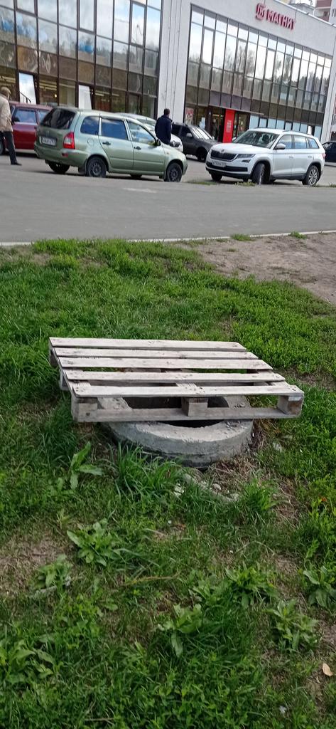 И ещё один в придачу к талабаева 2 открытый  колодец на осетинской 12. В волгаре это норма что-ли?<a href="/SamMobilePriem/">Мобильная приемная Губернатора Самарской области</a>