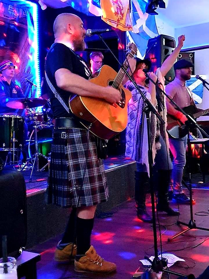 The Taxi Club - Dundee - 04/10