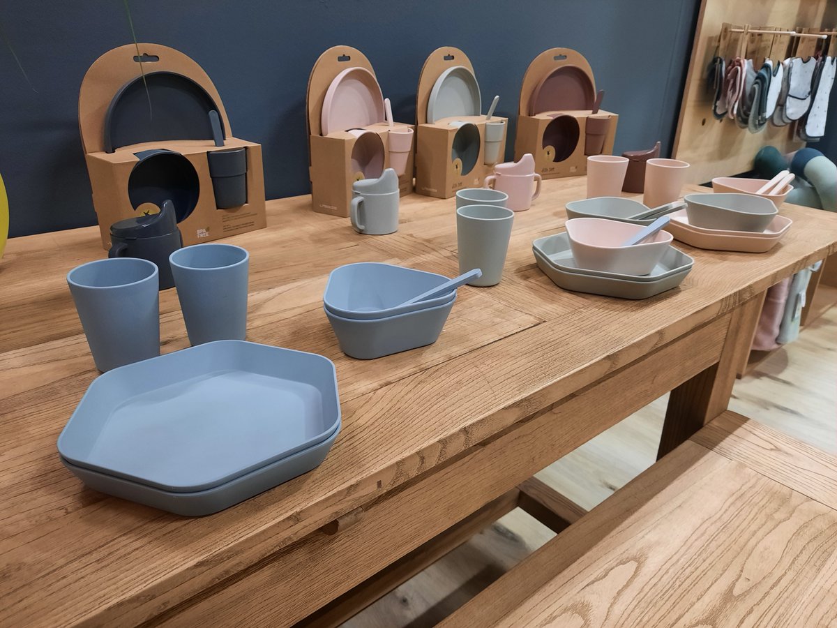 kindundjugend's tweet photo. Finally, a live trade fair again: Taking products in hand, testing them and closing deals face to face. The concentrated re-launch of Kind + Jugend 2021 was a complete success. Read more in our blog: https://t.co/ZJUQ6T1LHf https://t.co/UdwGQ0vWMT
