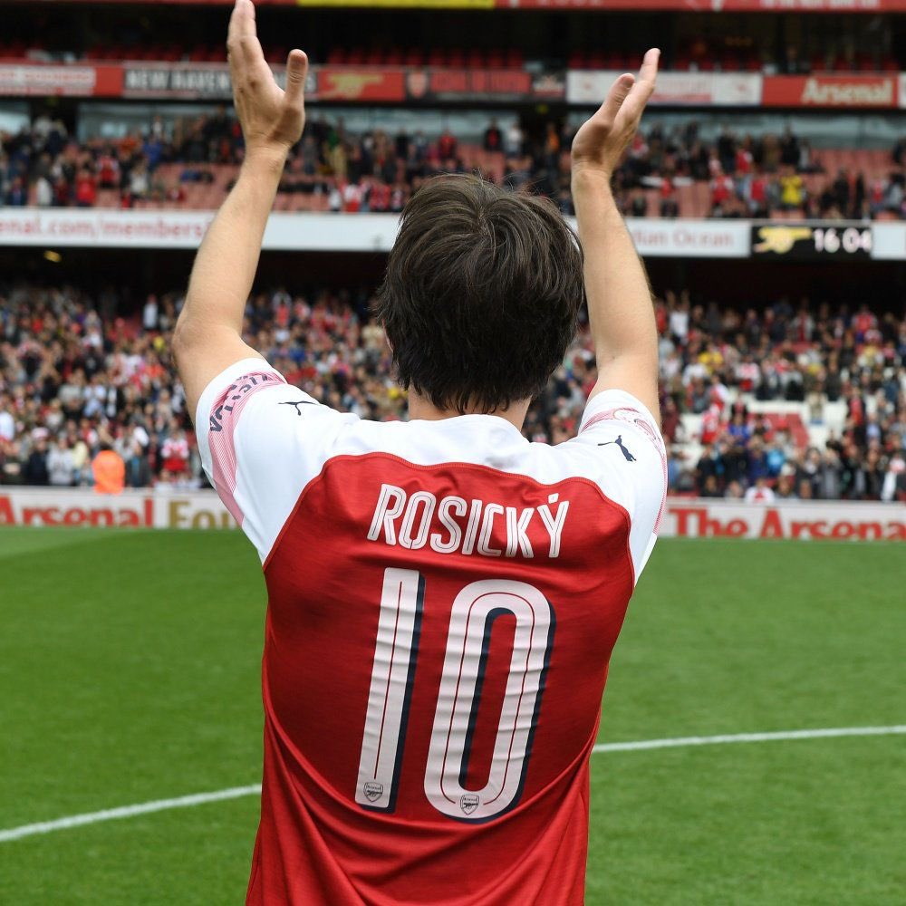  If you love football, you love Tomá Rosicky - Arsène Wenger. 

Happy 41st birthday to a true Gunner. 