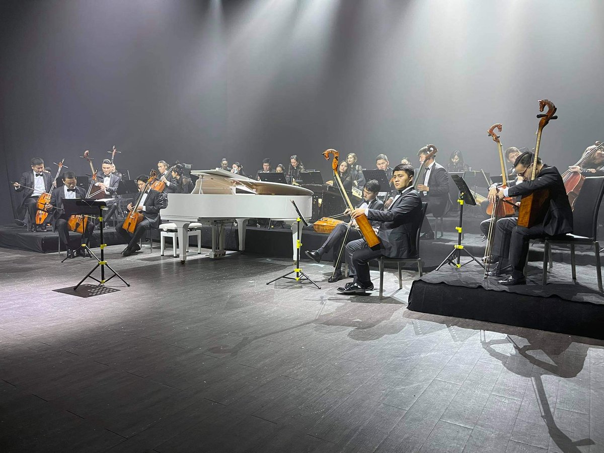 Морин хуурын чуулга "Монголын орон зай" гэж шинэ бүтээлтэй болох нь ээ. Эрдэнэбатын Доржсүрэн, Нанзаддоржийн Жигжиддорж гэж нэрсийг цээжилж авцгаая.