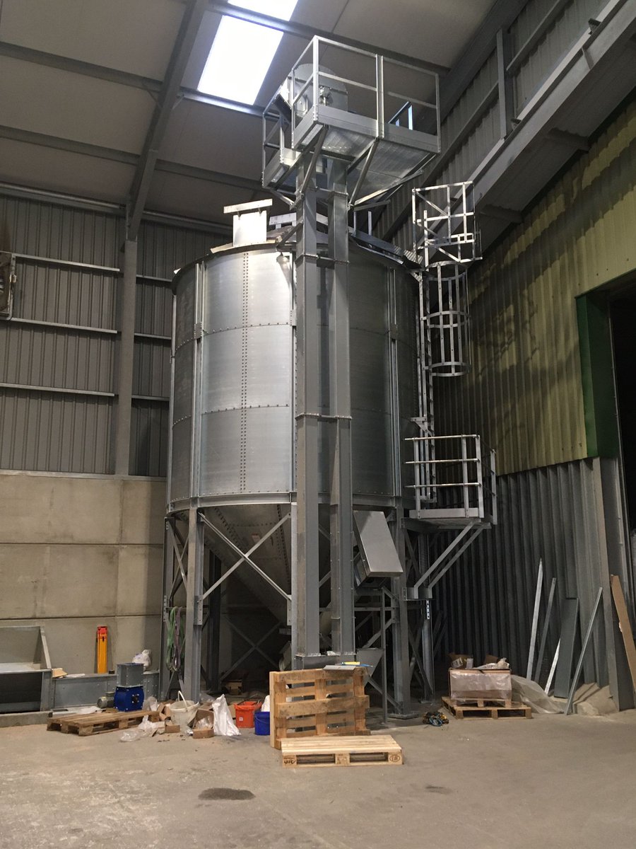McArthur_Agri's tweet image. The new silo and JK Machinery VibroMax cleaner are now in position on our latest project in Nottinghamshire. #grainprocessing #graincleaning #grainsorting #grainstorage