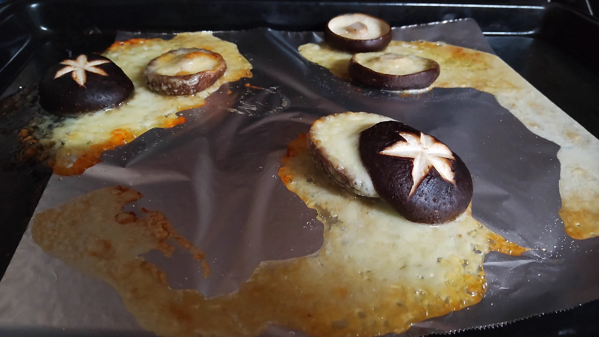 マリトッツォを椎茸で真似したらカワイイと思って？カマンベールで作った結果www