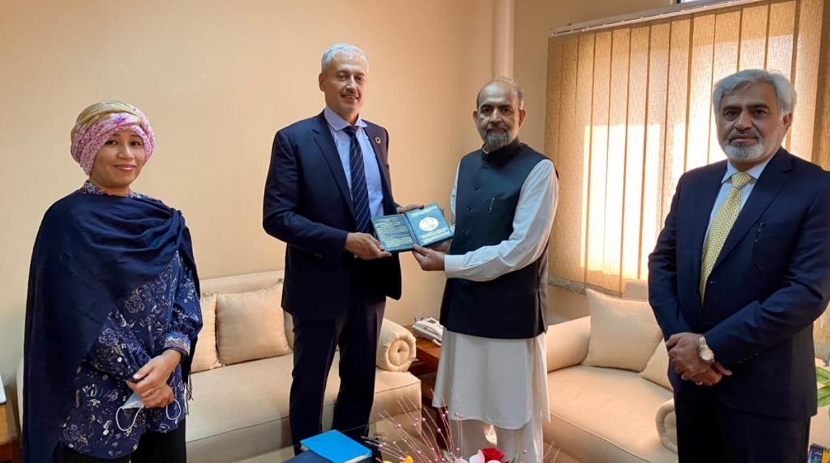 Director,Division of Management &amp; Admin <a href="/UN_Women/">UN Women</a> <a href="/moezunwomen/">Moez Doraid</a> with our Country Representative <a href="/Sha_Rassool/">Sharmeela Rassool</a> called on Chairman of the Council of Islamic Ideology, Dr.Qibla Ayaz. Both institutions agreed to work closely for promoting women's rights &amp; ending violence against women.