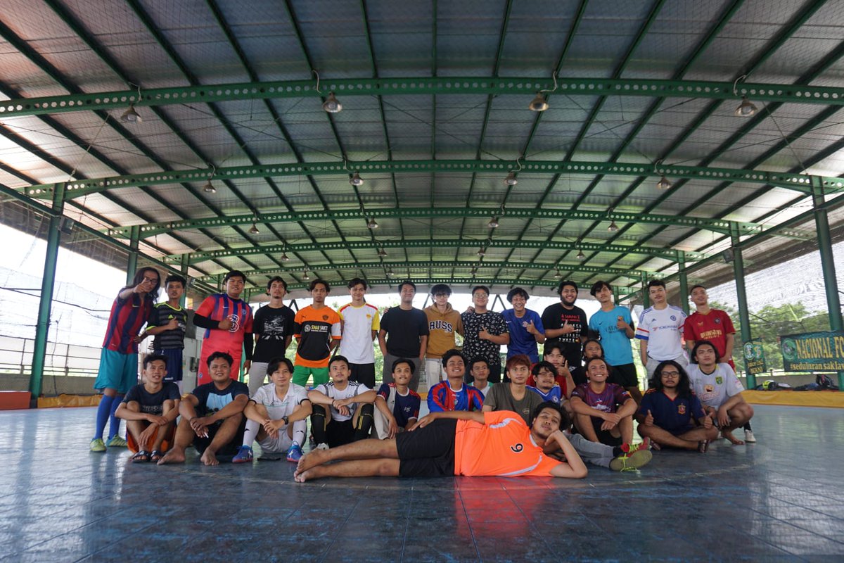 [ESBAR FOOTBALL]
In realizing a healthier EDSO Community, the interest and talent division held football together in a series of the Healthy Edso Together agenda. The event, which was held at the UNTAG football sports arena, was enlivened by alumni and active EDSO students. #D19