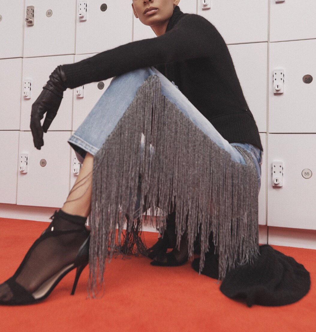 HNRiyadh's tweet image. Fringe details @hellessyny