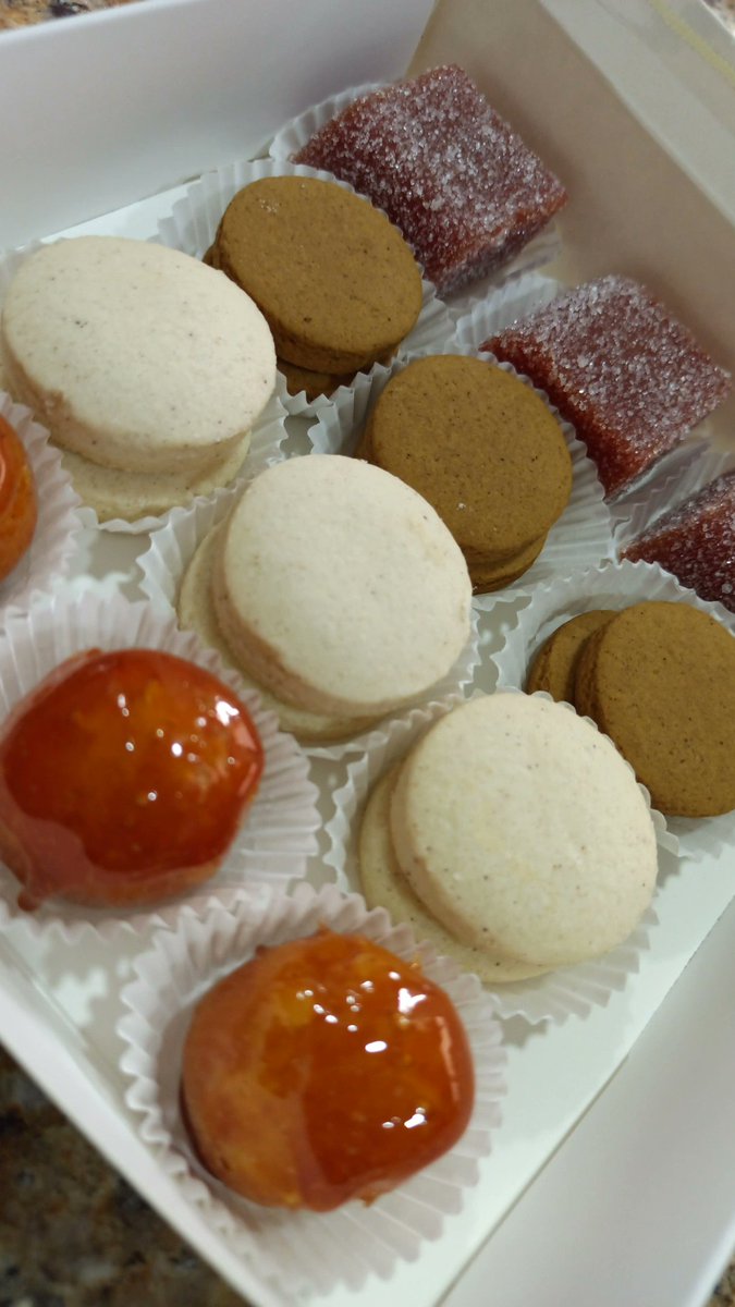 En #Almibarte buscamos siempre que disfrutes en compañía de tus recuerdos junto a un #dulcecriollo que te alegrara la semana 🥥🇻🇪

Vive, disfruta y comparte la #TradicionCriolla!