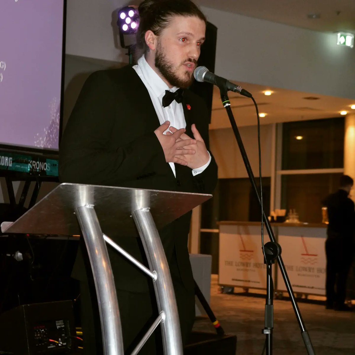 Jakeybowen's tweet photo. Oooo I'm handsome 

@PrincesTrust always a pleasure to represent you and tell my story. 

@Rullion you guys are amazing and your support will change so many young lives! 

@DionDublinsDube let me know when you can help me buy a gaff on universal credit! https://t.co/ihkc8vewqs