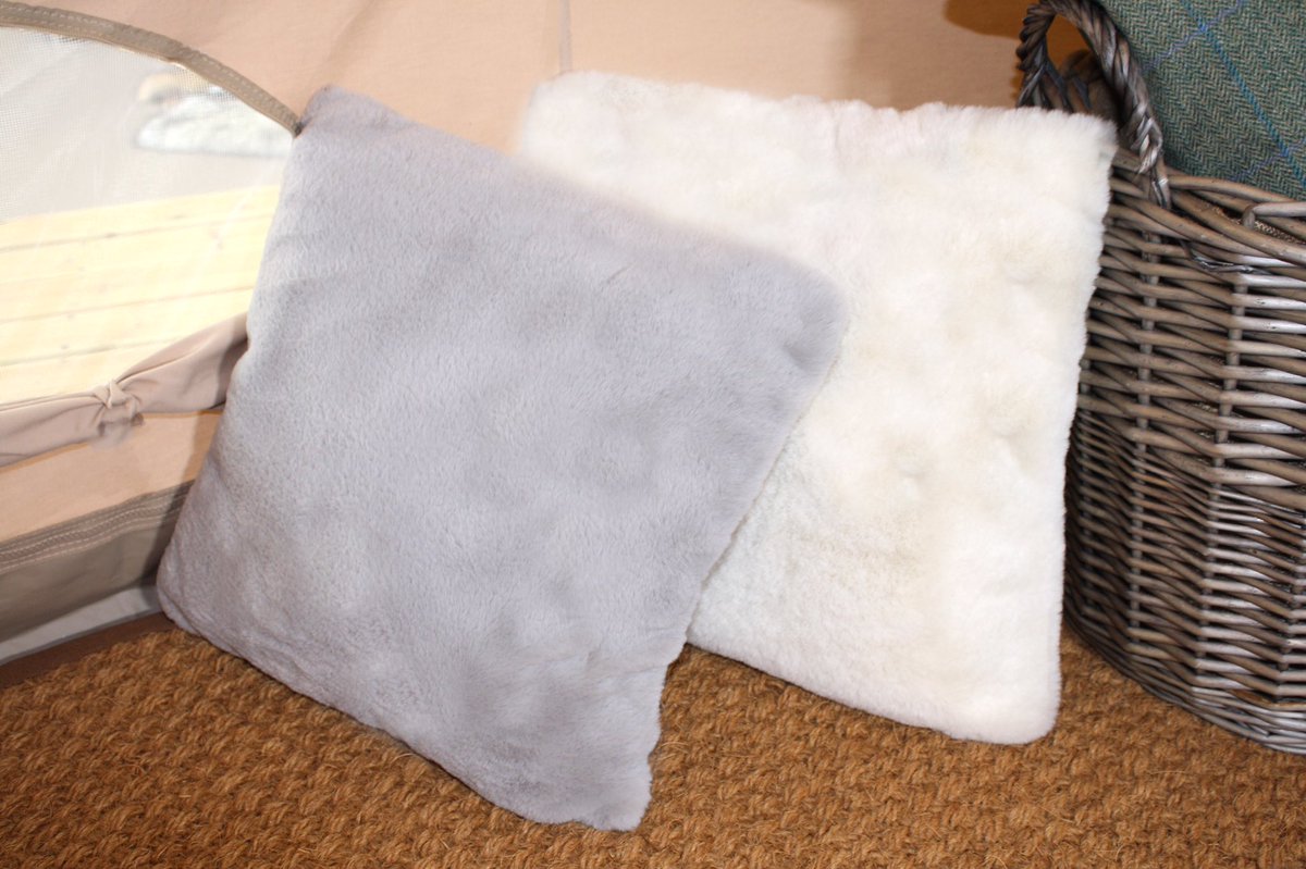 Hello Autumn! 🍂 
Stay warm and cosy with our super soft matching cushions and throws

#glamping #camping #throws #cushions #staycation