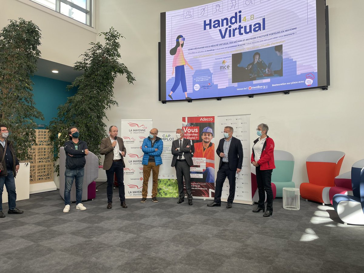 leaaple's tweet photo. Très belle opération en ce moment au @L_V_Center : Handi Virtual, une semaine de découverte des métiers grâce à la réalité virtuelle à destination des personnes en situation de handicap et en reconversion professionnelle. L’inclusion est à l’honneur jusqu’au 8 octobre 🤝✨ https://t.co/EhvDYxfHUH