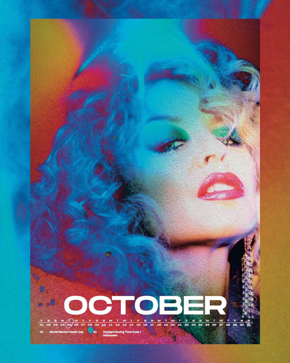 kylieminogue's tweet photo. After a weekend of looking at the past I'm taking a second to look to the future 🌙🔮🕛 https://t.co/QBDu1LP11y
