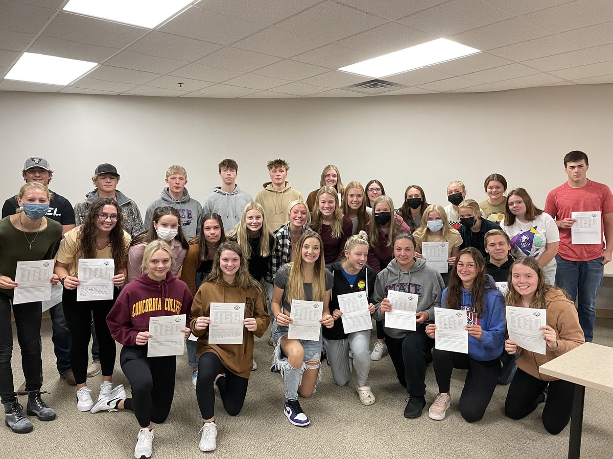 GRactivities's tweet photo. Awesome Captains, creating and sharing their Why we Play purpose statements today! @MSHSLjohn @ISD_318 https://t.co/tluc2A6cWV