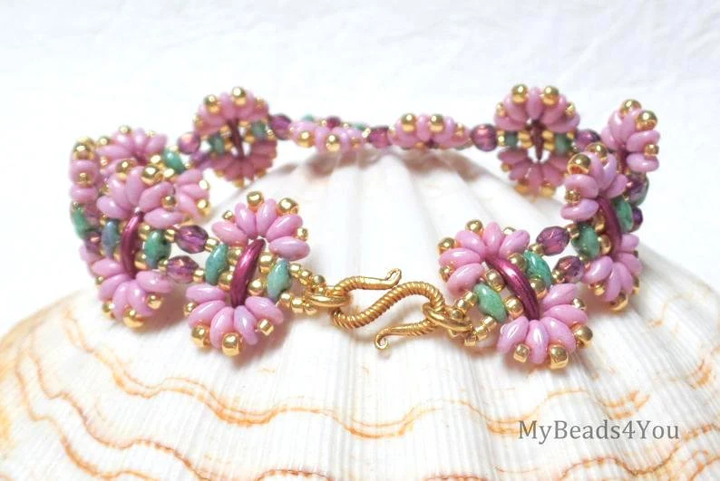 MyBeads4You_'s tweet photo. #jewelrydesign #beading #jewelrymaking #etsyshop #shopetsy #diy #diybracelets #bracelets #etsymntt #tmtinst #etsyteamunity
https://t.co/dencLyWz7K https://t.co/e830WRJro5