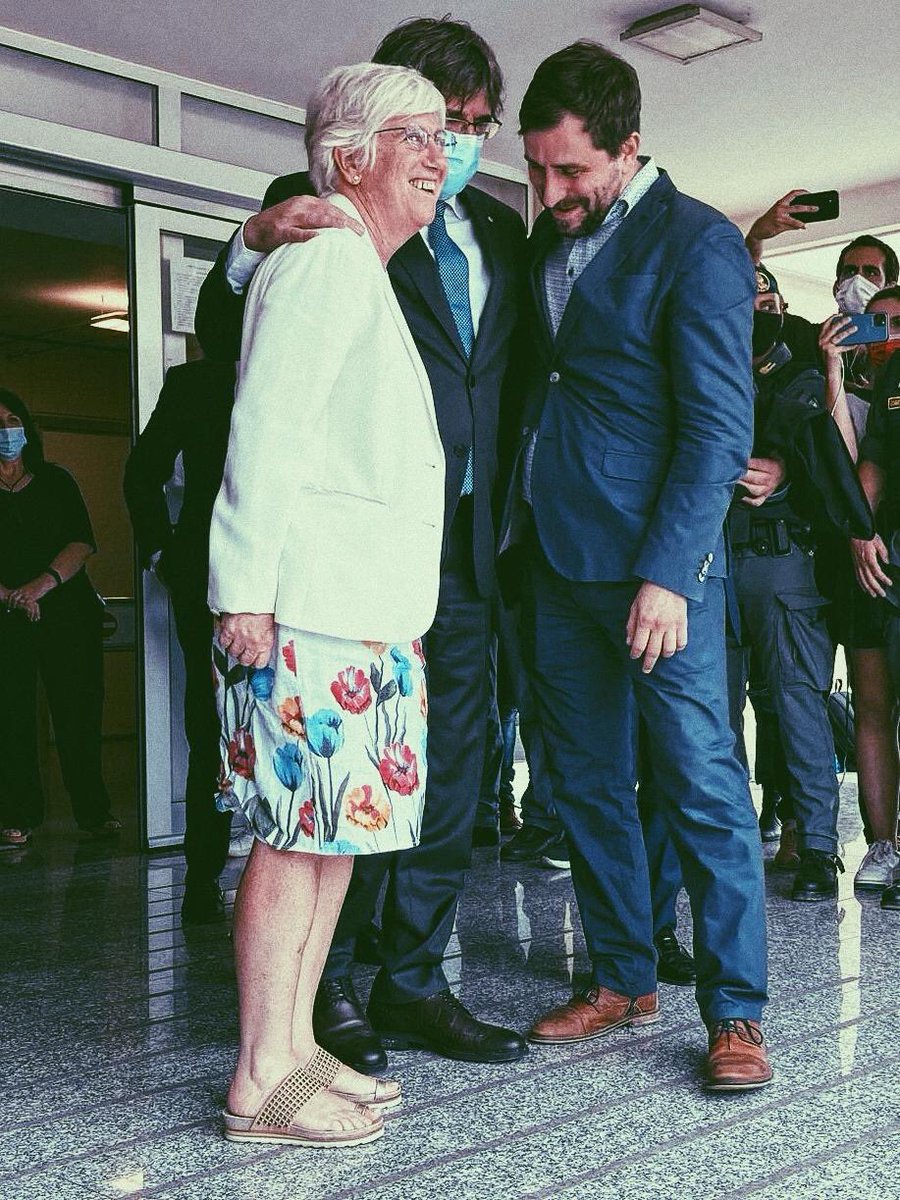 ConsellRep's tweet photo. ✊🏼 Justícia i llibertat.

Segueix la lluita a l’exili.

#PreparemNos
#puigdemontisfree https://t.co/SiBNNagn15