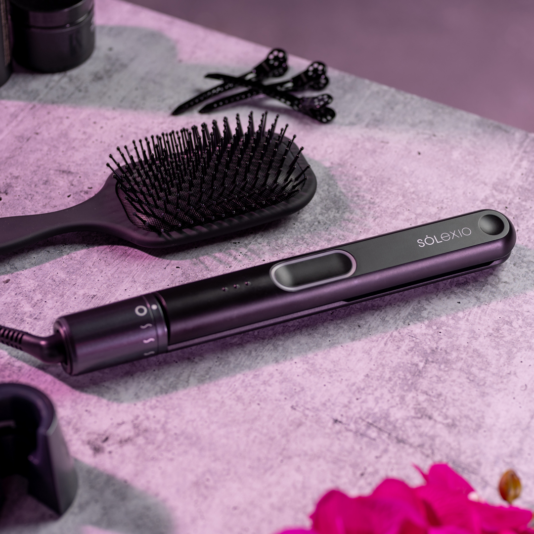 SolexioHair's tweet photo. Tired of waiting to use your hair straightener? The SOLEXIO STYLR is ready to use in 6 seconds with our patented quick-heating technology! A new styling experience is coming soon. Visit us at the Premiere Orlando Beauty show October 17 & 18, booth #5850. #SOLEXIO #PremiereOrlando https://t.co/4ygYdrqXwj