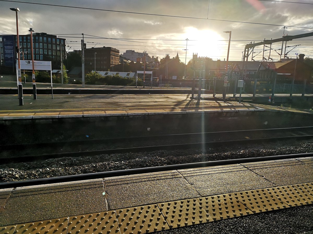 DownOnTheStour's tweet photo. Another day, another shift on the Stour ✌️ 

Back in for a late today, let's get passengers on the go 🏃‍♂️

Remember #pushforpositivity. Positive actions means positive results 😁

#DispatchersOfTwitter #railwayphotography #trainphotography #PositiveVibes #lateshift https://t.co/T7ydC4O4Ug