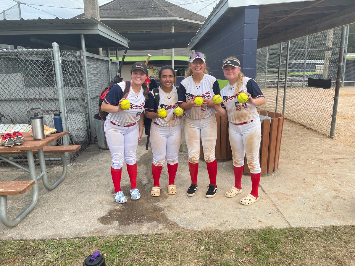 kohanapousson's tweet photo. This weekend at the PGF Gold Cup…. #homerunmindset @CoachPatrick_ @CoachPatrick_ @CoachJordanOSU @ExtraInningSB @IHartFastpitch @MStingraysByers @CoachLettyO @slis23 @UNCCoachPapa https://t.co/SleWjQtGnT