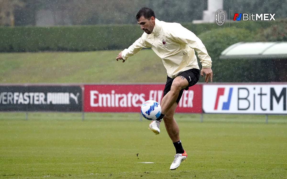AC Milan tweet media