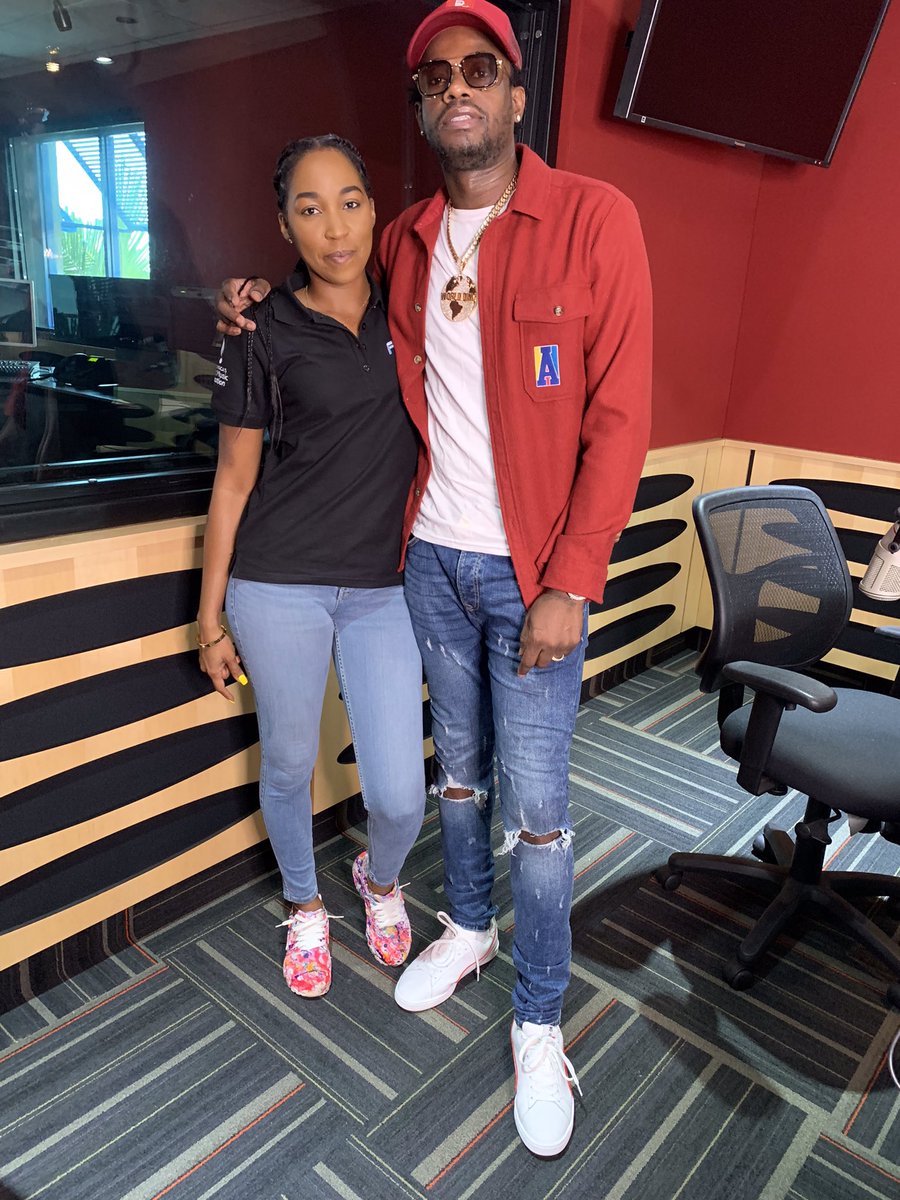 Watch first guest pon new show 🔥🔥 Big up <a href="/Dingdongravers1/">@dingdongravers</a> that came clutch for the #FyahSquad

Tune in #FyahFam🔥 the interview is on