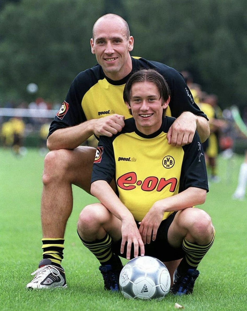 Happy Birthday Tomas Rosicky Lovely picture with his dad, this 