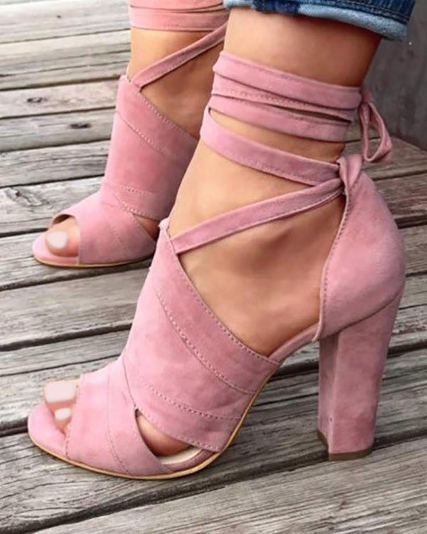 DeliaCazzato's tweet photo. @DettoriJane @HelpForMovers @YourNorthUK @The_Last_Hurdle @DeckledEdgeArt These are gorgeous 😘👠Jane #PinkWedges #BirthdayGlam https://t.co/tjY6nDEz9W