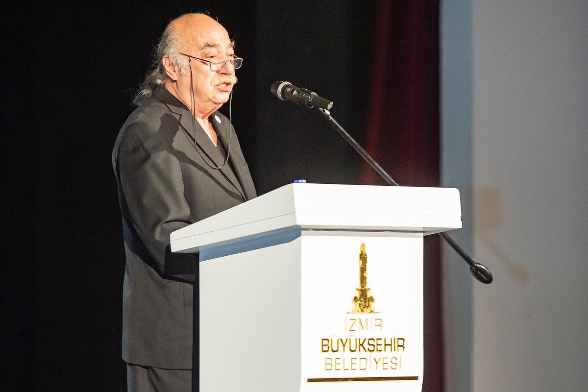izbbst's tweet photo. İzmir Şehir Tiyatrosu açıldı!

Tarihi bir ana tanıklık ettiğimiz gala serüvenimiz üç günün ardından tamamlandı. 
Çıktığımız uzun yolculuğun ilk adımlarını attığımız anlarda bizlerle birlikte olan herkese teşekkür ederiz… https://t.co/pJGHMwK4Vw