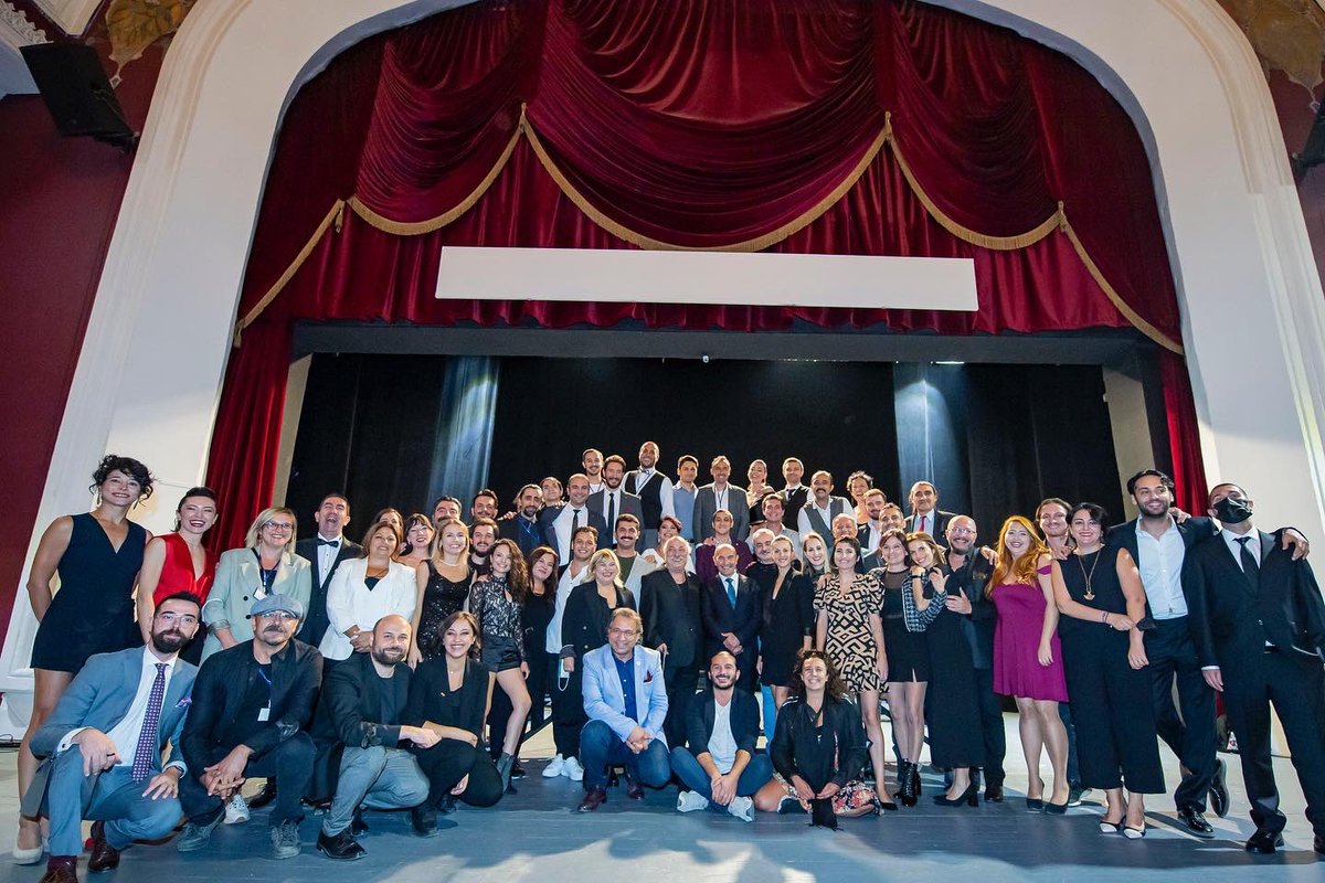 izbbst's tweet photo. İzmir Şehir Tiyatrosu açıldı!

Tarihi bir ana tanıklık ettiğimiz gala serüvenimiz üç günün ardından tamamlandı. 
Çıktığımız uzun yolculuğun ilk adımlarını attığımız anlarda bizlerle birlikte olan herkese teşekkür ederiz… https://t.co/pJGHMwK4Vw